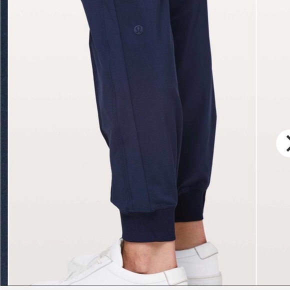 Lululemon Wanderer Jogger - Picture 4 of 8
